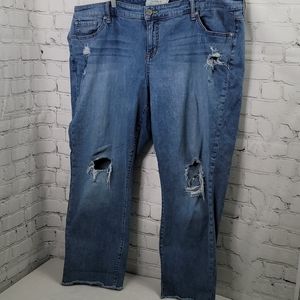 Torrid raw hem distressed boyfriend jeans